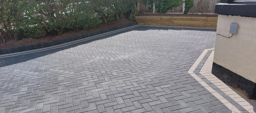 Customer photo of new charcoal grey paved driveway by GD and Sons Quality Paving.